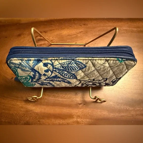 Vera Bradley Santiago Wallet - Picture 3 of 7